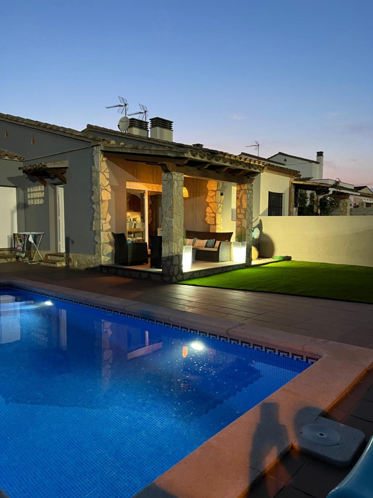 فيلا Casa En L Escala Con Piscina Y Wifi Free L' Escala المظهر الخارجي الصورة